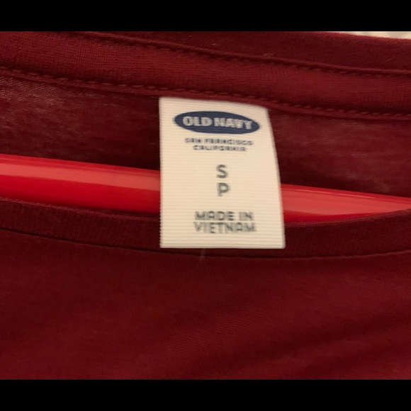 Women’s Old Navy TShirt - Picture 2 of 2